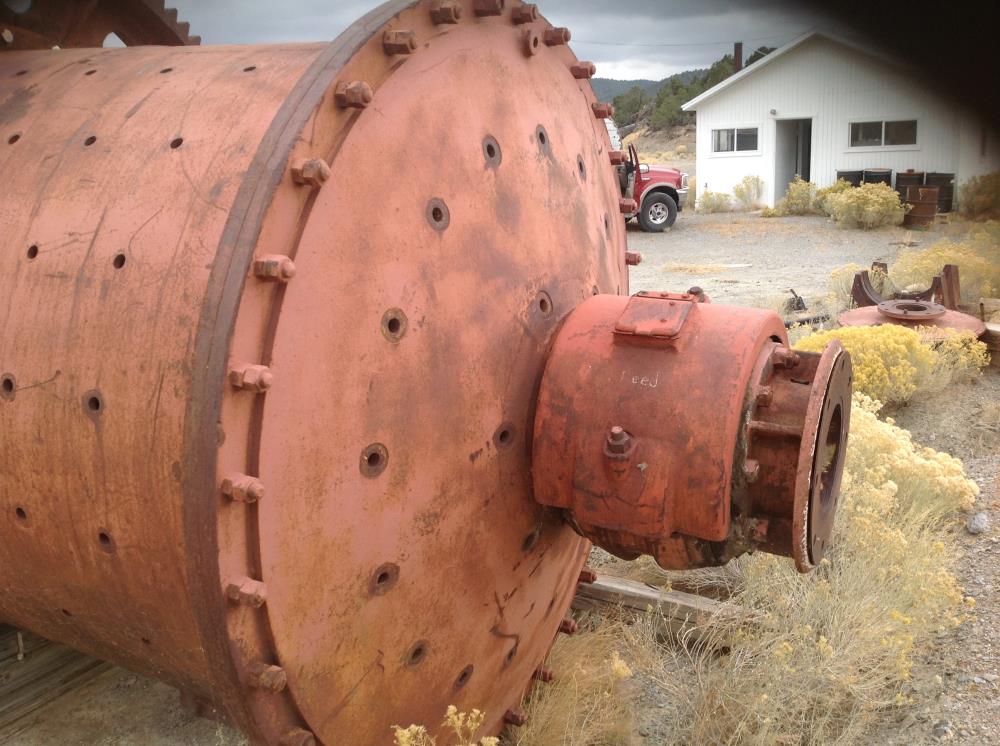 7' X 7'6' L Ball Mill With Cracked Gear)